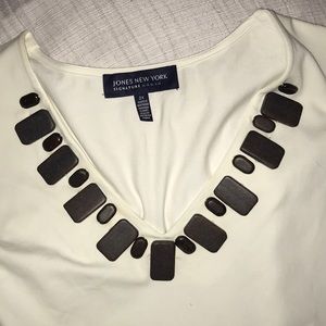 Jones NY comfy and pretty shirt